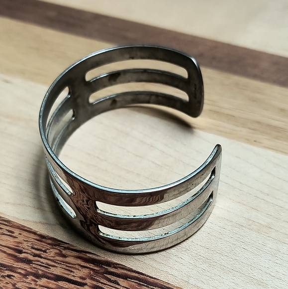 Open Cuff Bracelet Sarah Coventry Vintage Y2K Silver Tone Metal - Picture 2 of 12